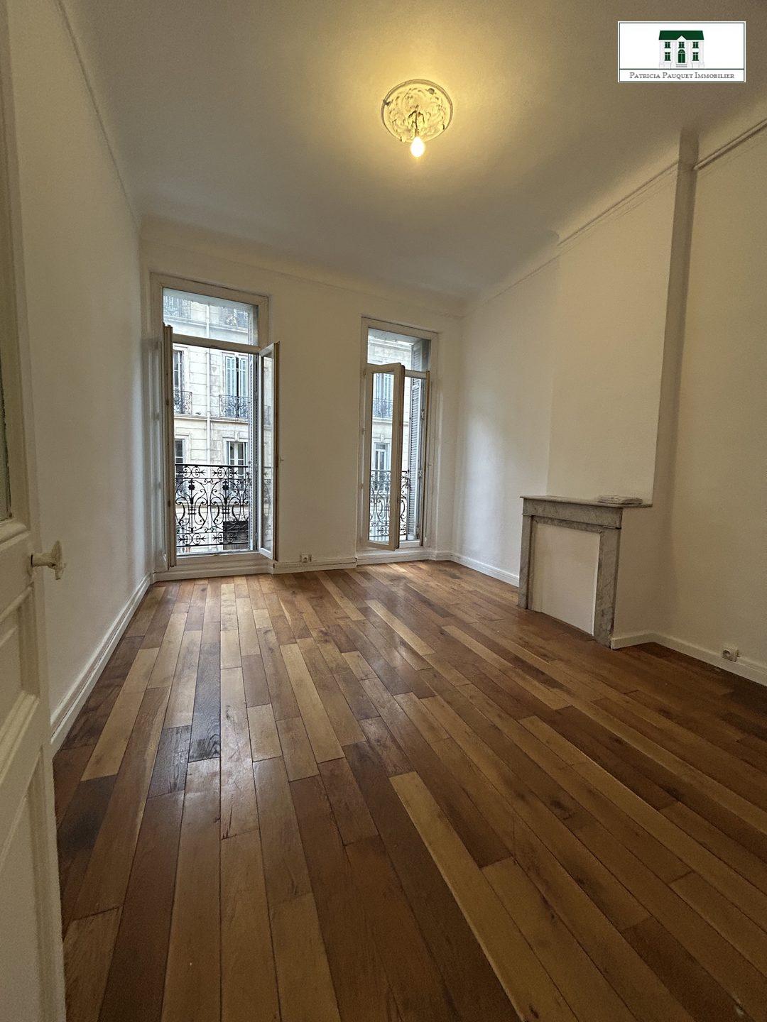 Image À LOUER  T2 RÉNOVÉ DE 50,67 m²  AVENUE DES CHARTREUX 13004